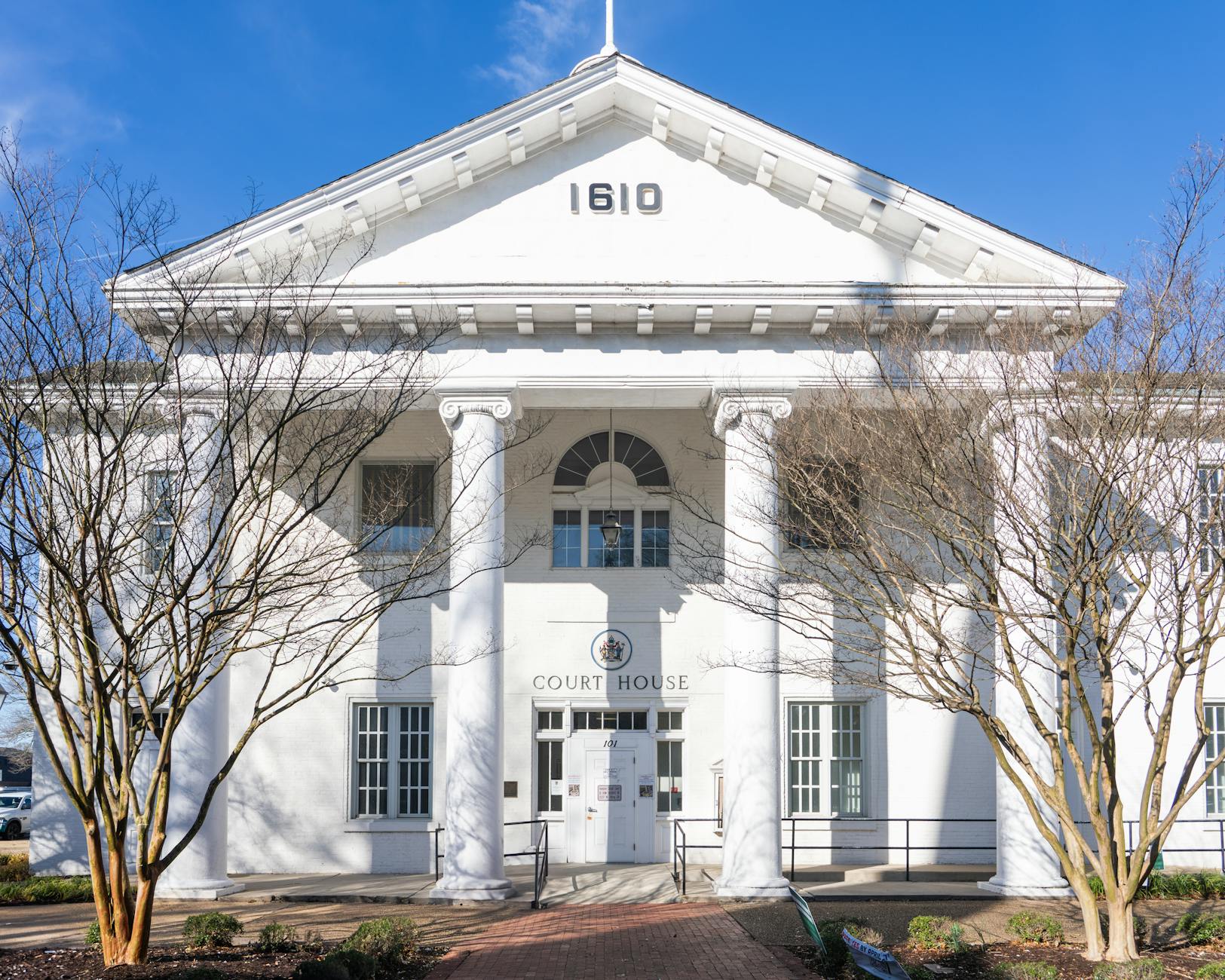 Courthouse exterior representing legal proceedings and lawsuits